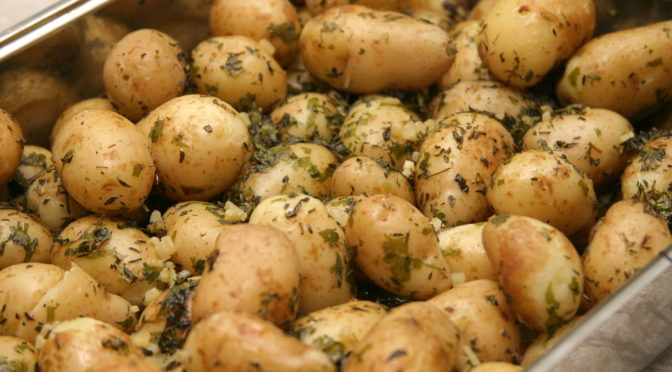 Små bagte kartofler med urter