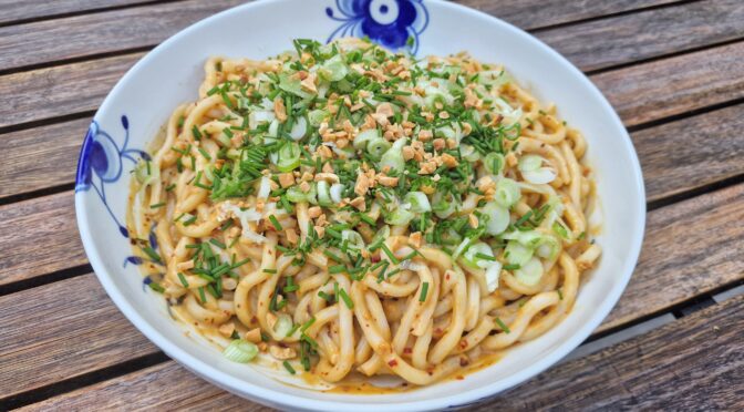 Udon peanut nudler